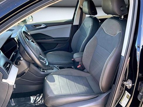 Used 2024 Volkswagen Taos SE image 21