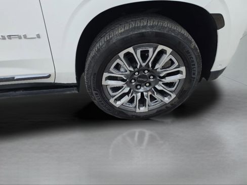 Used 2023 GMC Yukon Denali Ultimate AWD/4WD image 37