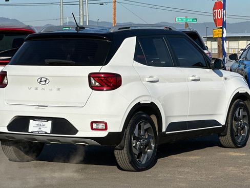 Certified 2024 Hyundai Venue Limited image 4