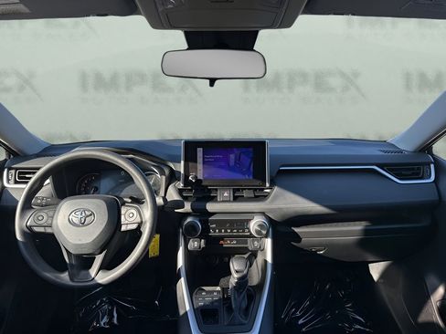 Used 2024 Toyota RAV4 LE image 11