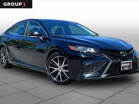 Certified 2024 Toyota Camry SE FWD image 3