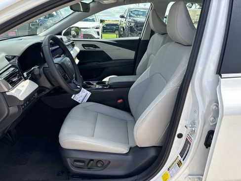 New 2026 Toyota Camry XLE FWD image 21