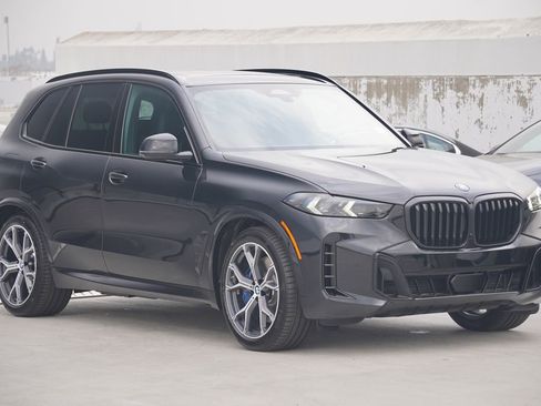 New 2026 BMW X5 xDrive50e w/ M Sport Package image 3