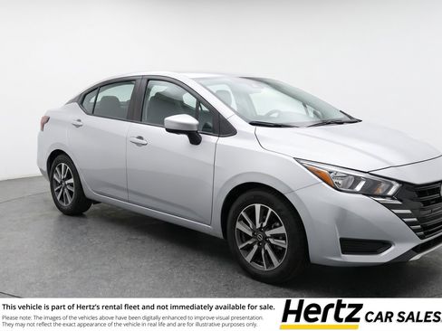 Used 2025 Nissan Versa SV image 1
