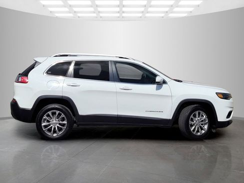 Used 2021 Jeep Cherokee Latitude Lux w/ Sun & Sound Group FWD image 3