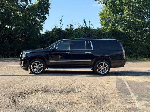 Used 2016 Cadillac Escalade ESV Luxury AWD/4WD image 5