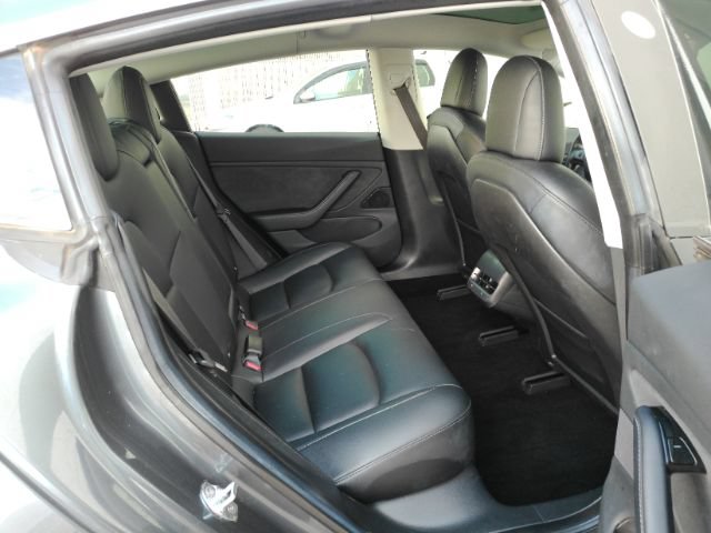 Used 2018 Tesla Model 3 Long Range RWD image 25
