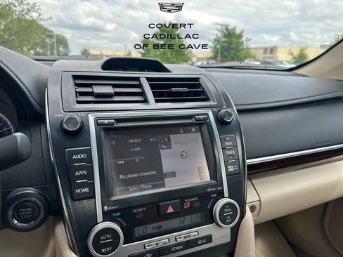 Used 2014 Toyota Camry XLE w/ Convenience Package image 33