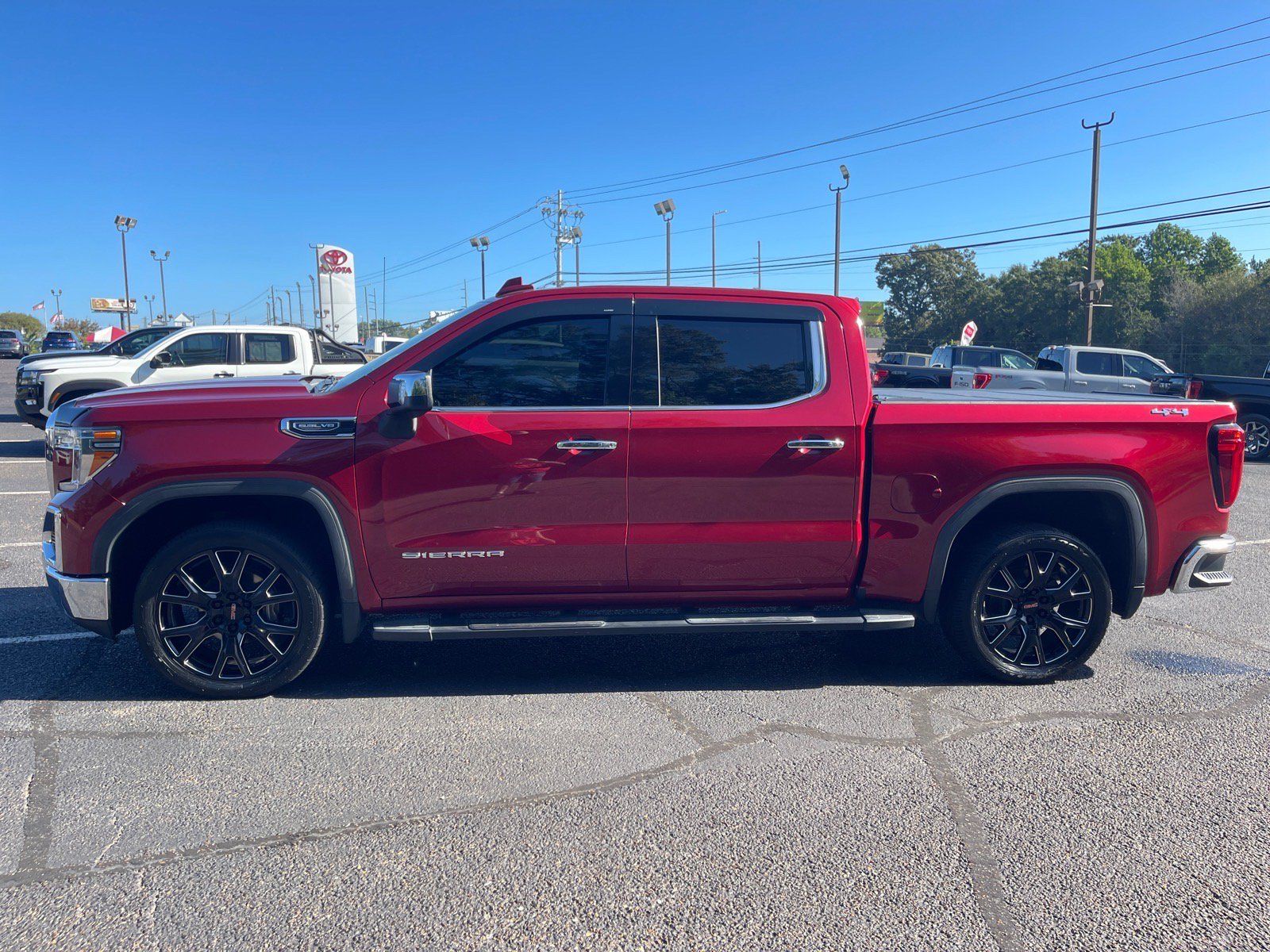 Used 2020 GMC Sierra 1500 SLT w/ SLT Convenience Package AWD/4WD image 13