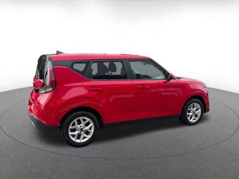 Used 2025 Kia Soul LX w/ LX Technology Package FWD image 14