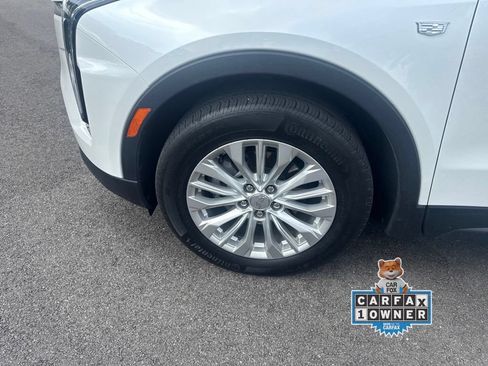 Used 2024 Cadillac XT4 Luxury w/ Cold Weather Package AWD/4WD image 17
