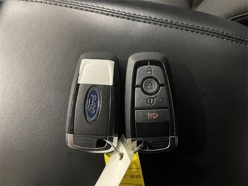 Used 2023 Ford Explorer XLT image 33