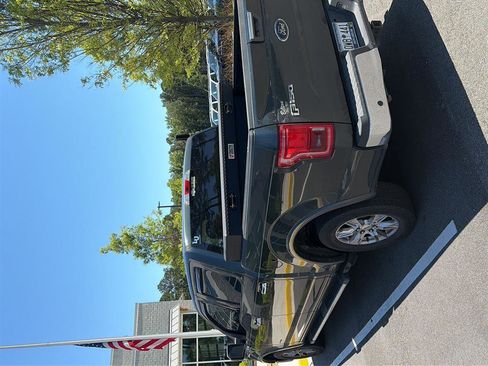 Used 2015 Ford F150 Lariat RWD image 2