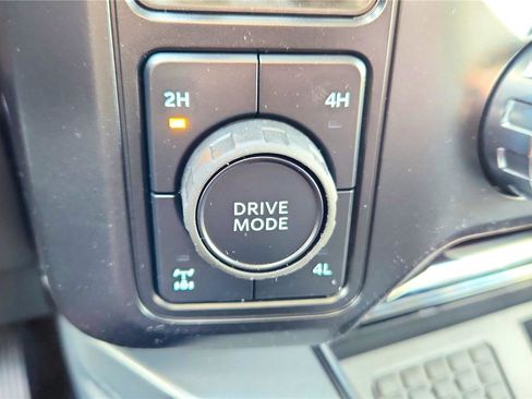 New 2026 Ford F250 Lariat w/ Black Appearance Package image 34