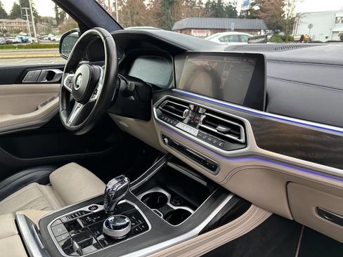 Used 2022 BMW X7 xDrive40i w/ M Sport Package AWD/4WD image 20