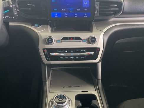 Used 2020 Ford Explorer XLT w/ Comfort Package AWD/4WD image 10