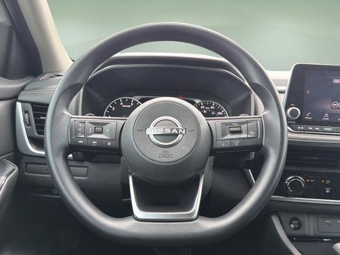 Used 2024 Nissan Rogue S AWD/4WD image 9