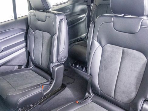 New 2025 Jeep Grand Cherokee L Altitude image 29