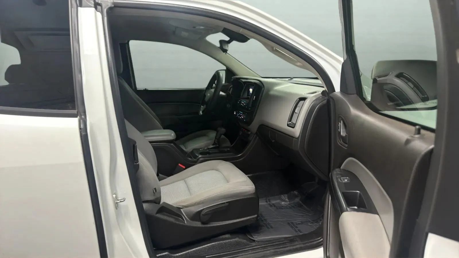 Used 2016 Chevrolet Colorado W/T RWD image 15