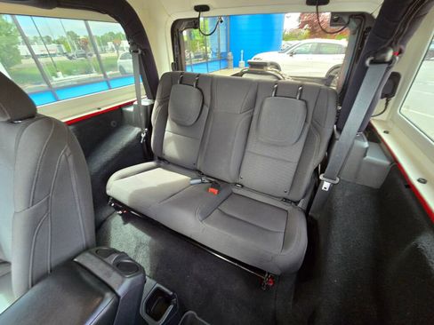 Used 2021 Jeep Wrangler Sport AWD/4WD image 16