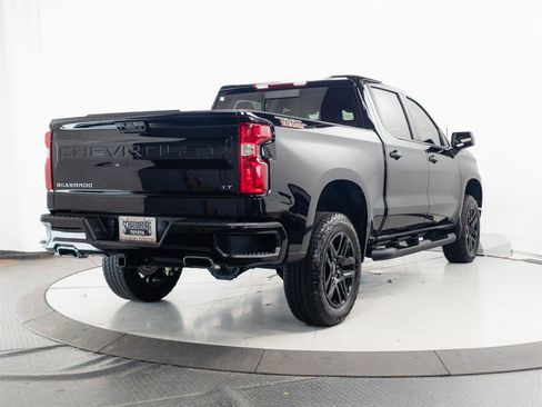 Used 2025 Chevrolet Silverado 1500 LT Trail Boss w/ Convenience Package II AWD/4WD image 11