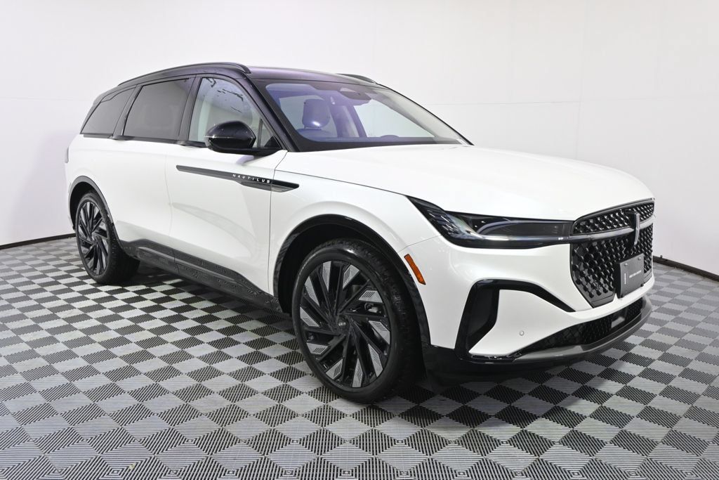 New 2026 Lincoln Nautilus Reserve w/ Jet Appearance Package AWD/4WD image 8