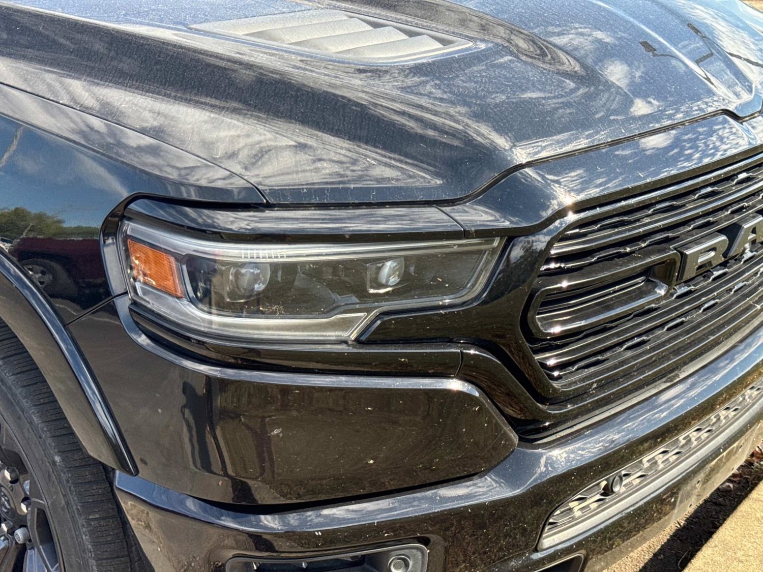 Used 2020 RAM 1500 Limited w/ Black Appearance Package AWD/4WD image 5