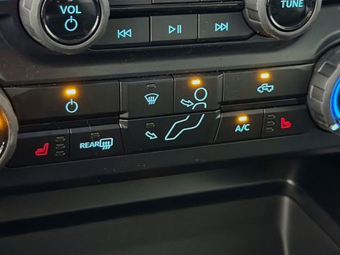 New 2026 Ford F250 XLT w/ XLT Premium Package AWD/4WD image 22