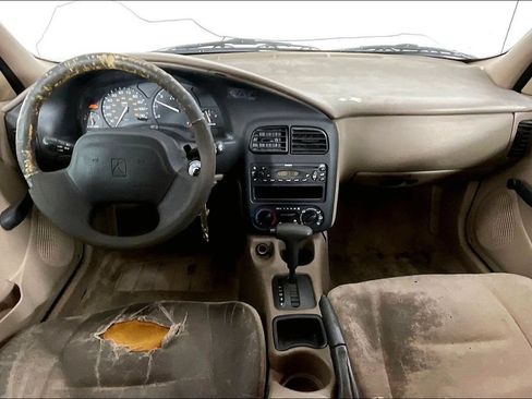 Used 2002 Saturn S-Series SL1 FWD image 15