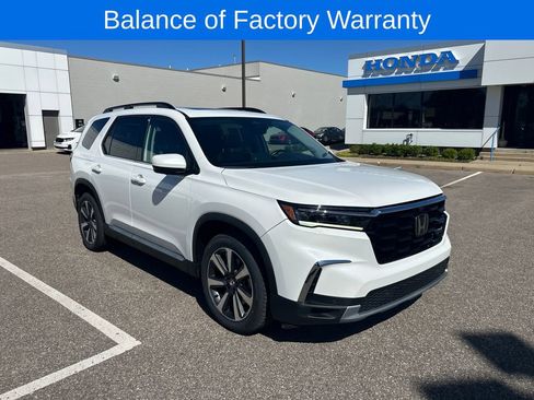 Used 2023 Honda Pilot Elite image 2