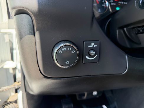 Used 2024 GMC Savana 2500 w/ Driver Convenience Package RWD image 12