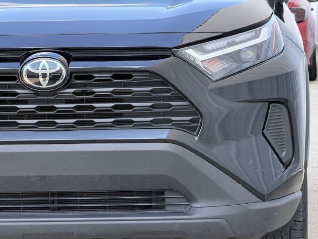 Certified 2025 Toyota RAV4 LE AWD/4WD image 9