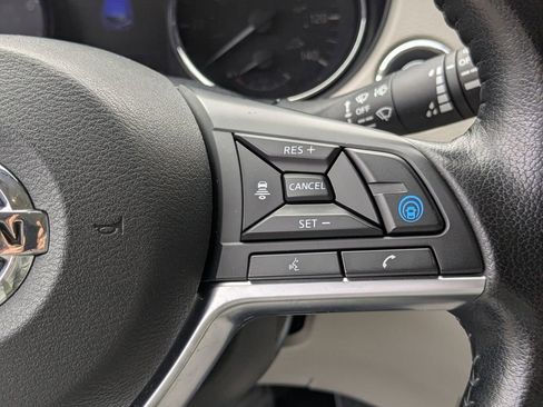 Used 2021 Nissan Rogue Sport SL w/ Premium Package image 17