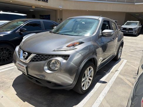 Used 2015 Nissan Juke S FWD image 2