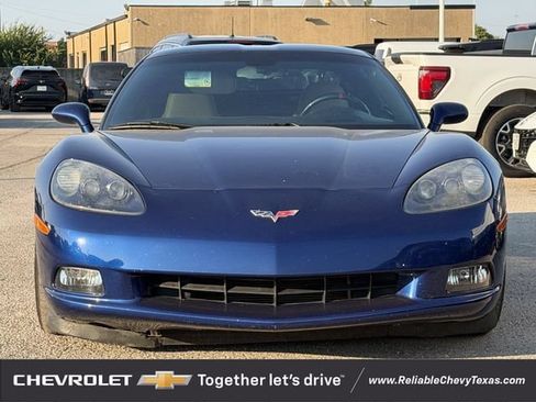 Used 2005 Chevrolet Corvette Coupe w/ Preferred Equipment Group RWD image 8