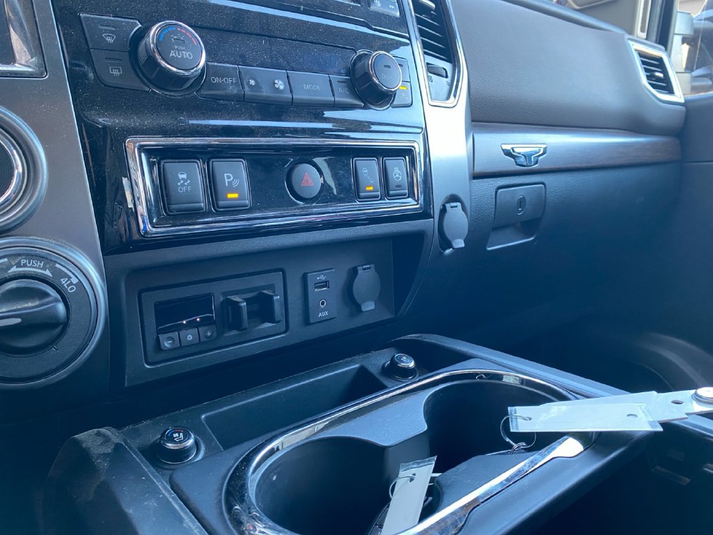 Used 2017 Nissan Titan Platinum Reserve AWD/4WD image 22