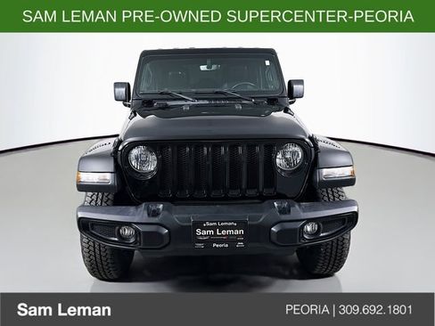 Used 2022 Jeep Wrangler Unlimited Sahara AWD/4WD image 2