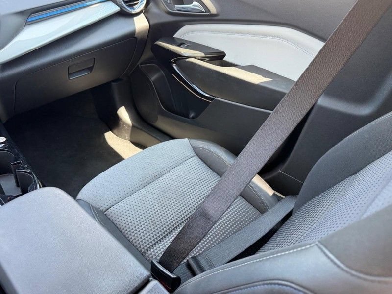 Used 2025 Chevrolet Trax LT FWD image 15