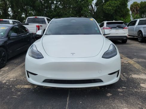 Used 2024 Tesla Model Y 2WD image 2