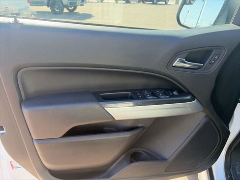 Used 2022 Chevrolet Colorado LT w/ Redline Special Edition image 12