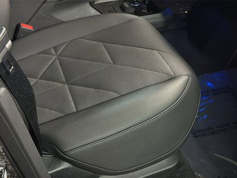 Used 2024 BMW iX xDrive50 w/ Premium Package image 10