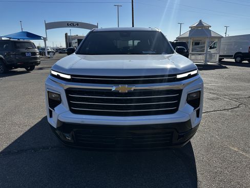Used 2026 Chevrolet Traverse High Country FWD image 9