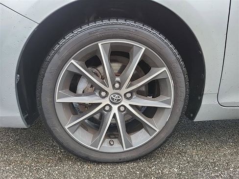 Used 2016 Toyota Camry XSE w/ Moonroof Package FWD image 7