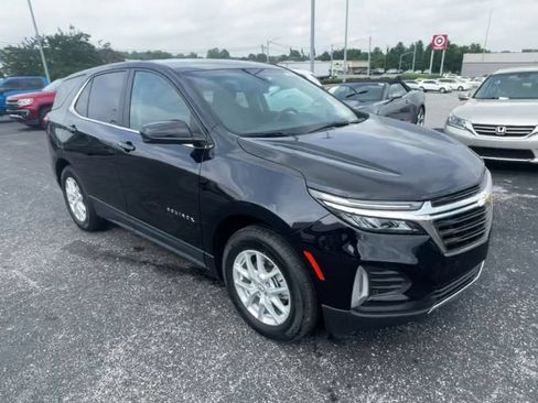 Used 2024 Chevrolet Equinox LT FWD image 3