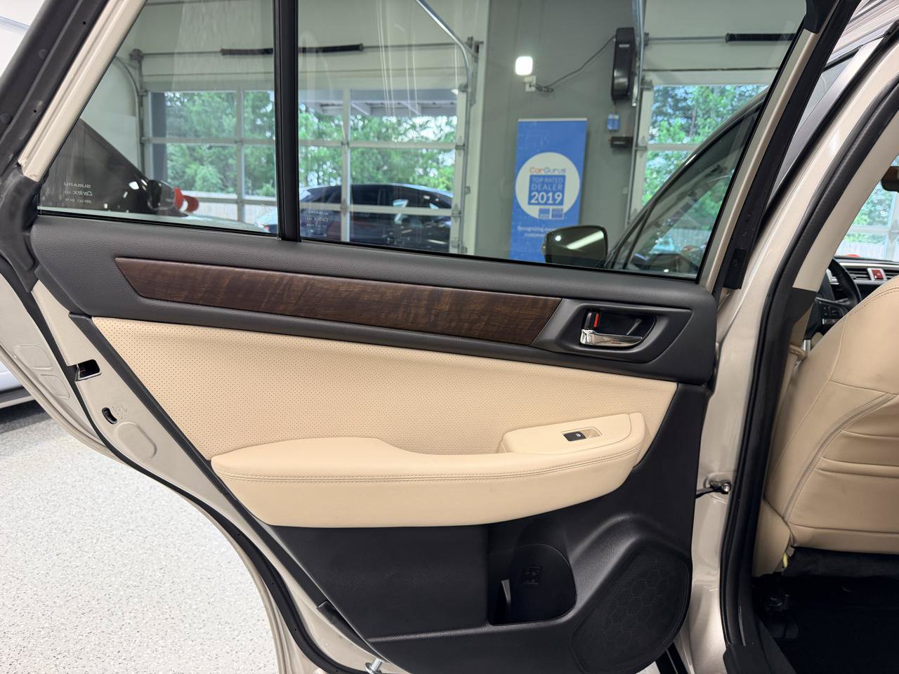 Used 2017 Subaru Outback 2.5i Limited AWD/4WD image 17