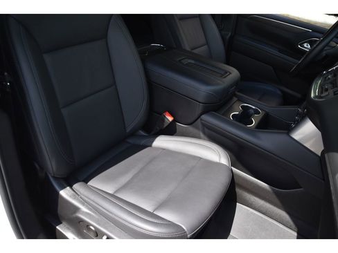 Used 2024 Chevrolet Suburban Z71 w/ Luxury Package AWD/4WD image 30