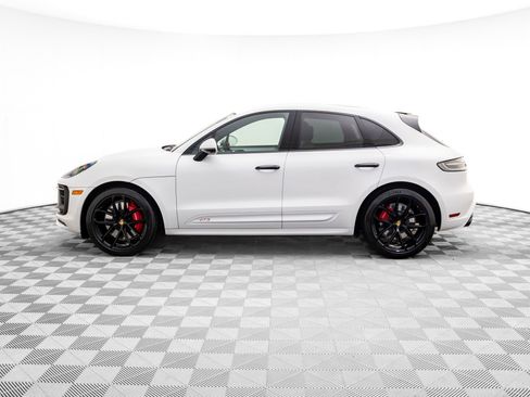 Certified 2024 Porsche Macan GTS image 2