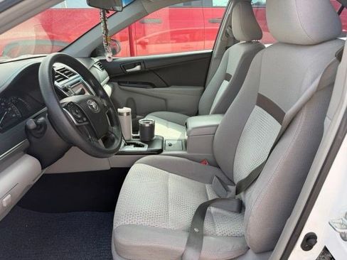 Used 2013 Toyota Camry LE FWD image 5