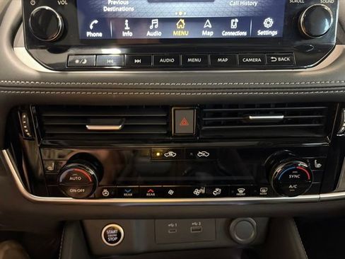 Certified 2022 Nissan Rogue Platinum w/ Head-Up Display Package AWD/4WD image 24