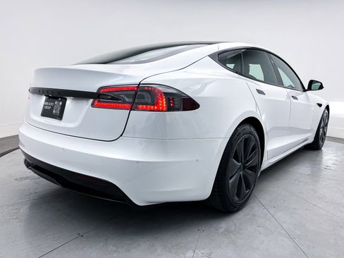 Used 2021 Tesla Model S Plaid image 16